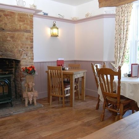 Old Riverview Guest House Earith エクステリア 写真