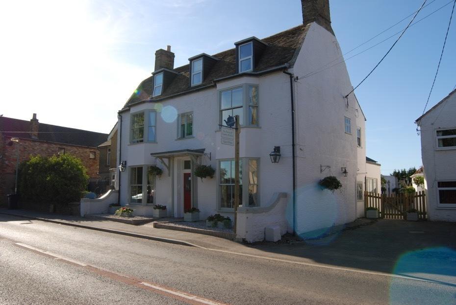 Old Riverview Guest House Earith エクステリア 写真